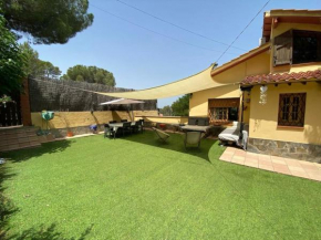 Casa con jardin en Barcelona ideal para familias.